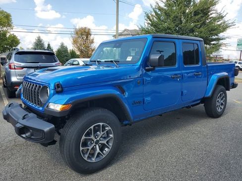 New 2025 Jeep Gladiator Sport image 3