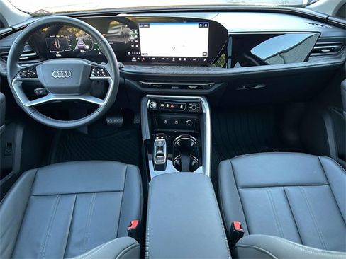 Certified 2025 Audi Q5 Premium w/ Convenience Package image 15