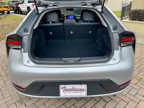 Used 2024 Toyota Prius LE image 5