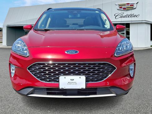 Used 2020 Ford Escape Titanium image 2