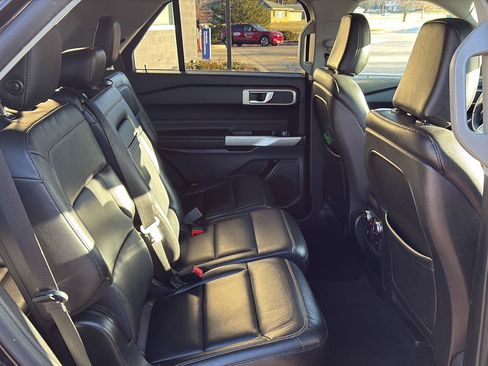 Used 2020 Ford Explorer XLT w/ Equipment Group 202A image 21