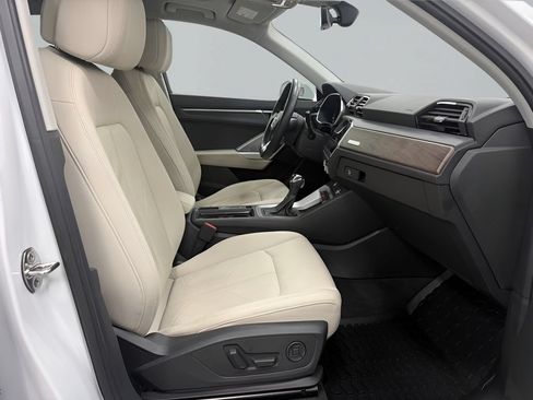 Used 2020 Audi Q3 2.0T Premium Plus w/ Premium Plus Package AWD/4WD image 14
