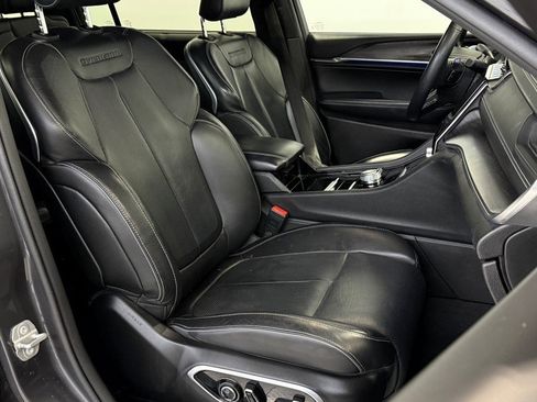 Used 2021 Jeep Grand Cherokee L Overland w/ Luxury Tech Group IV image 19