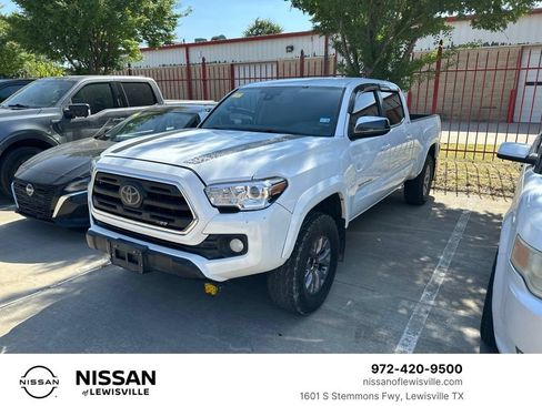 Used 2018 Toyota Tacoma SR5 RWD image 1