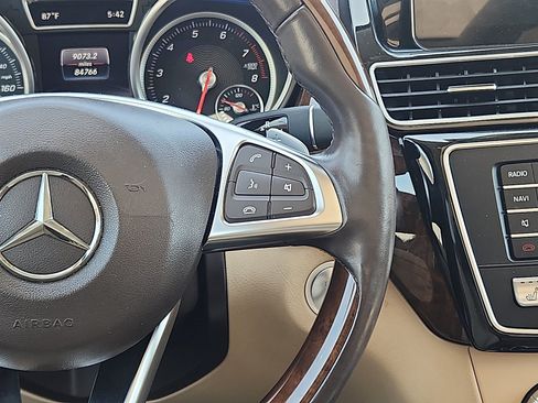 Used 2017 Mercedes-Benz GLS 550 4MATIC image 16