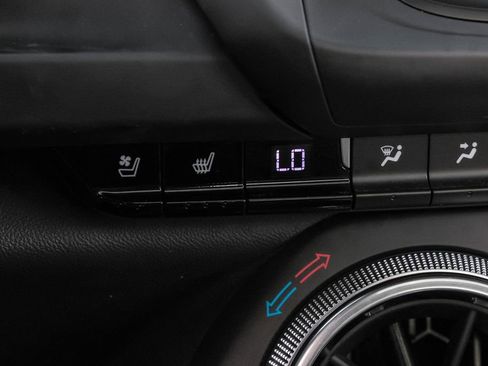 Used 2018 Chevrolet Camaro ZL1 image 21