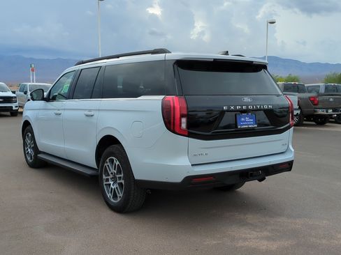 Used 2025 Ford Expedition Max Active AWD/4WD image 8