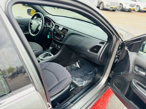 Used 2012 Chrysler 200 LX FWD image 11