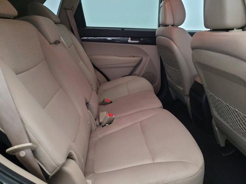 Used 2015 Kia Sorento LX image 19