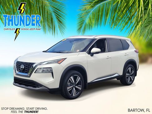 Used 2021 Nissan Rogue SL w/ Premium Package FWD image 2