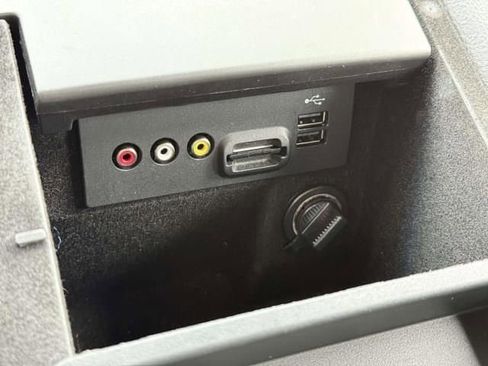 Used 2015 Ford Taurus Limited image 25