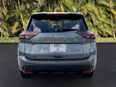 Used 2024 Nissan Rogue SV FWD image 6