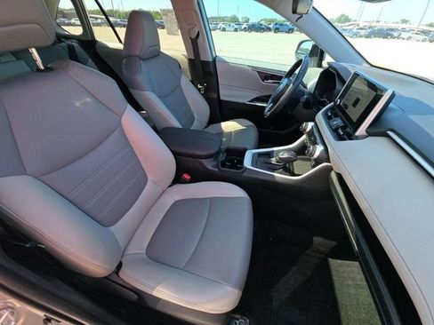 Used 2023 Toyota RAV4 XLE Premium FWD image 14
