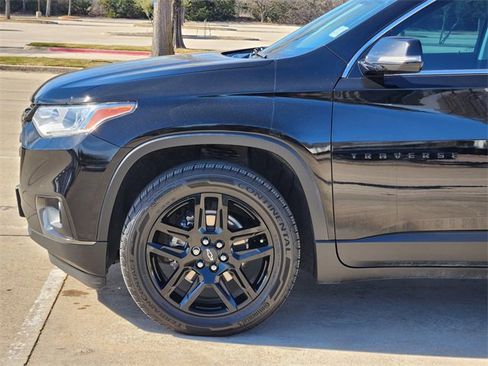 Used 2020 Chevrolet Traverse LT w/ LPO, Blackout Package image 8