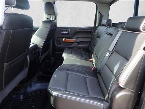 Used 2018 Chevrolet Silverado 2500 High Country w/ Duramax Plus Package image 8