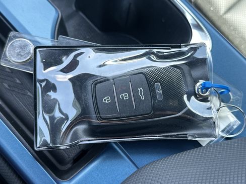Used 2025 Chevrolet Equinox EV LT FWD image 34