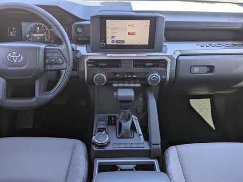 Used 2025 Toyota Tacoma SR5 AWD/4WD image 15
