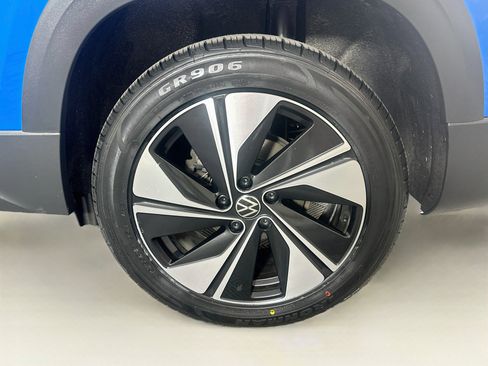 Used 2024 Volkswagen Taos SE AWD/4WD image 11