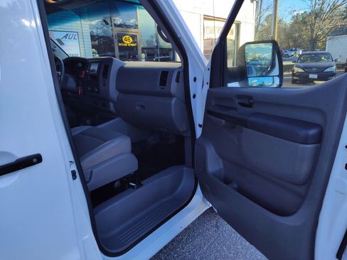 Used 2019 Nissan NV 2500 SV image 20