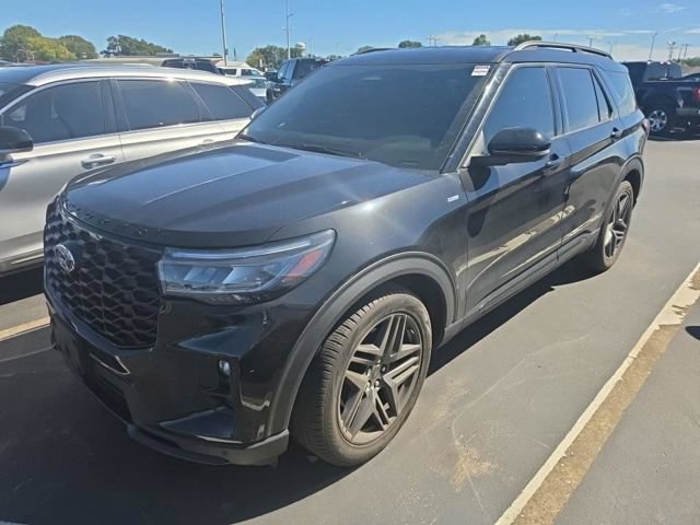 Used 2025 Ford Explorer ST-Line w/ Premium Package RWD image 2