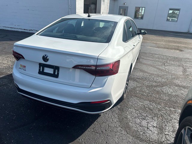 Used 2024 Volkswagen Jetta Sport FWD image 7