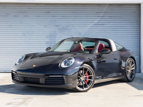 Certified 2024 Porsche 911 Targa 4S AWD/4WD image 1