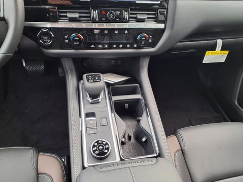 New 2026 Nissan Rogue Platinum AWD/4WD image 34