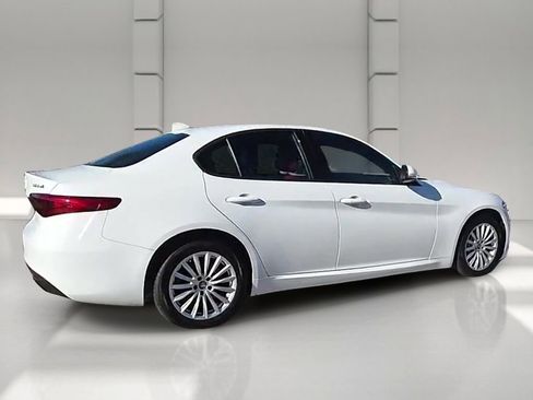 Used 2022 Alfa Romeo Giulia Sprint image 40