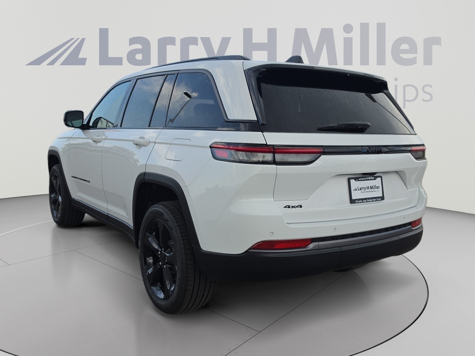 New 2026 Jeep Grand Cherokee Limited w/ Limited Altitude Package AWD/4WD image 3