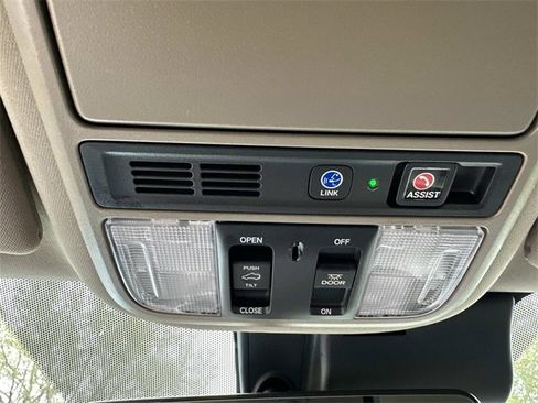 Used 2019 Honda Pilot Touring image 25