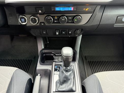 Certified 2022 Toyota Tacoma TRD Off-Road image 19