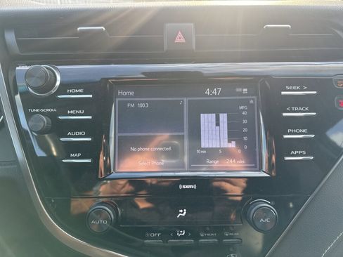 Used 2020 Toyota Camry SE image 31