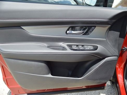Used 2025 Nissan Murano SL AWD/4WD image 17