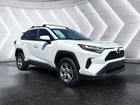 Used 2022 Toyota RAV4 XLE w/ Convenience Package AWD/4WD image 1