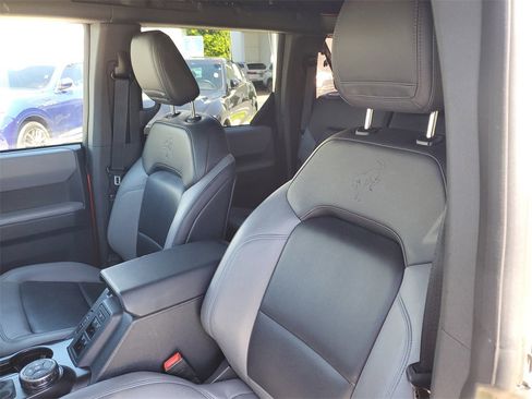Used 2022 Ford Bronco Black Diamond image 18
