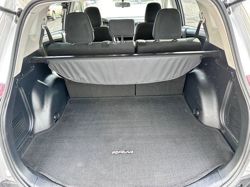 Used 2015 Toyota RAV4 LE image 8
