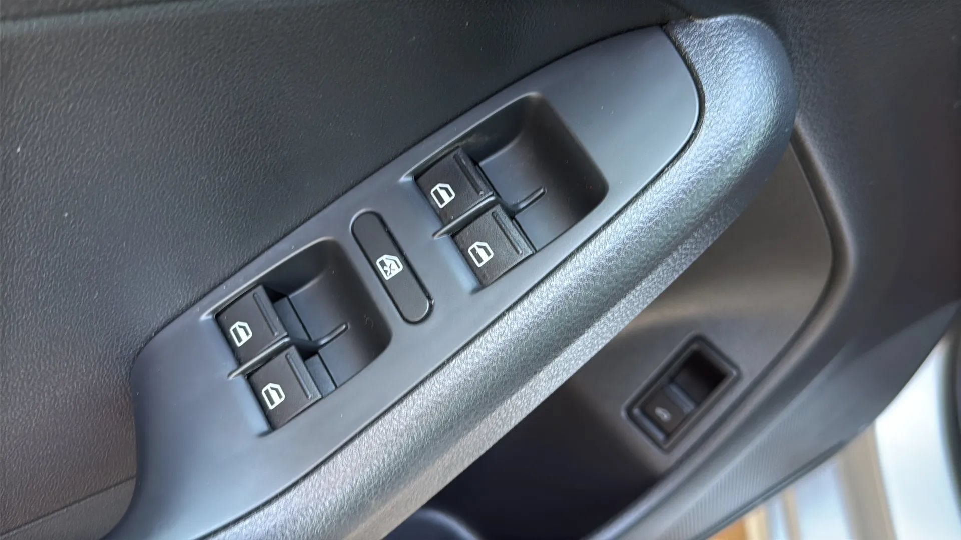 Used 2014 Volkswagen Jetta S FWD image 21
