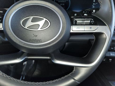 Used 2025 Hyundai Elantra Limited image 26