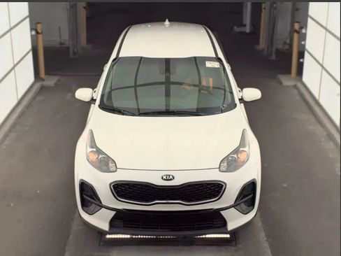 Used 2020 Kia Sportage LX FWD image 3