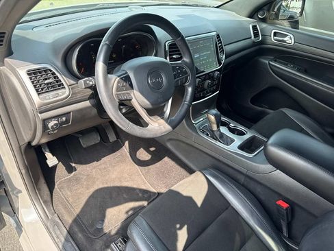 Used 2022 Jeep Grand Cherokee Laredo X RWD image 24