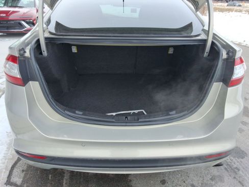 Used 2015 Ford Fusion SE w/ Equipment Group 202A image 28