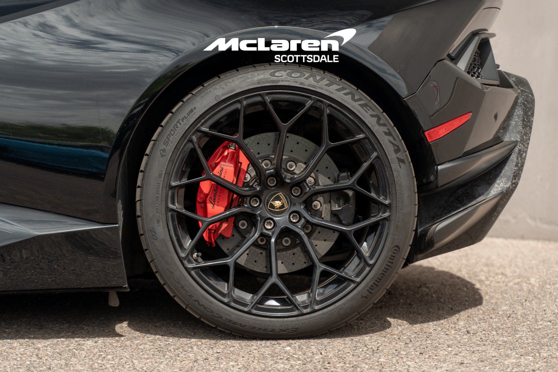 Used 2019 Lamborghini Huracan Performante AWD/4WD image 33