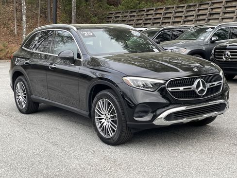 Certified 2025 Mercedes-Benz GLC 300 image 4