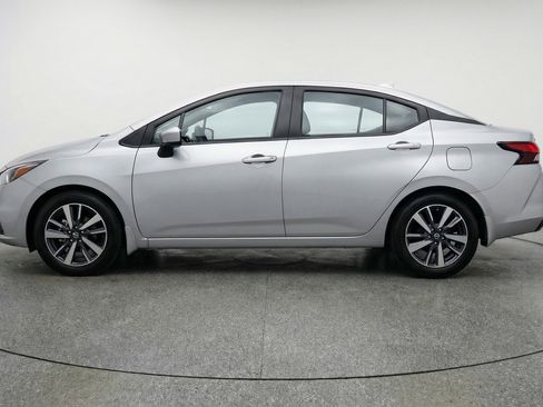 Used 2025 Nissan Versa SV image 5