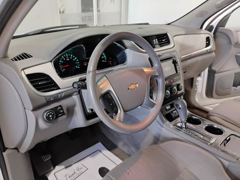 Used 2017 Chevrolet Traverse LT FWD image 40