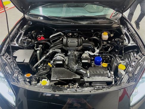 Used 2023 Toyota GR86 Premium w/ ALL Weather Mat Package (TMS) image 28