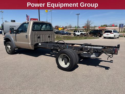 Used 2014 Ford F550 2WD Regular Cab Super Duty image 3