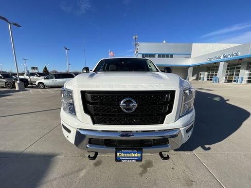 Used 2021 Nissan Titan SV w/ SV Convenience Package AWD/4WD image 30