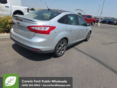 Used 2014 Ford Focus SE w/ Equipment Group 201A FWD image 13