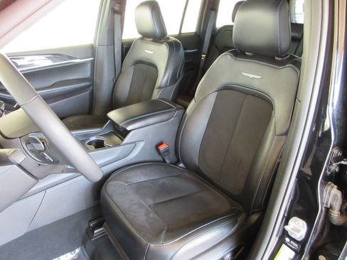 Used 2024 Jeep Grand Cherokee Trailhawk AWD/4WD image 36